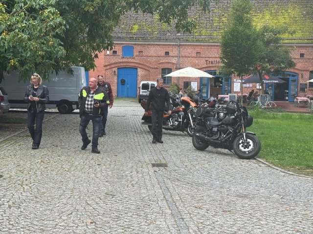 PHOTO-2025-09-21-21-35-45